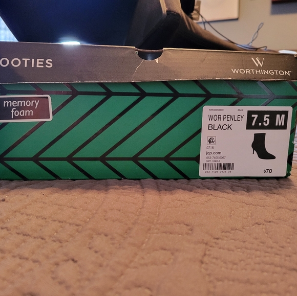 Boots - Picture 3 of 3